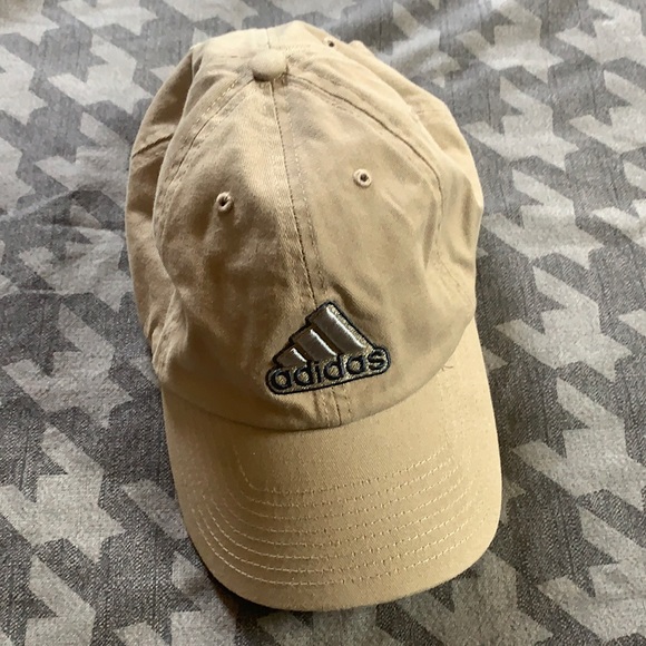 Adidas baseball hat *NEVER WORN* - Picture 1 of 3